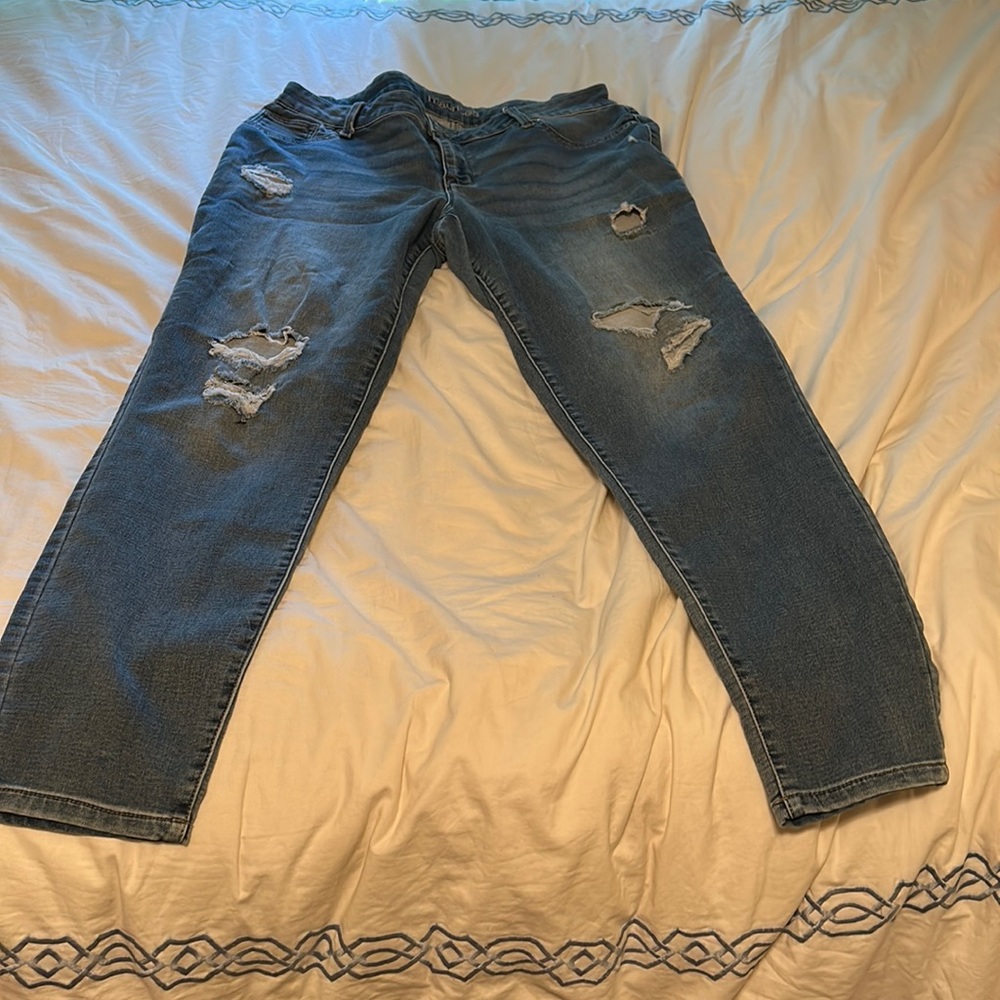 Women’s medium wash jeans